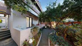 Toucan Faliro Luxury Apartment